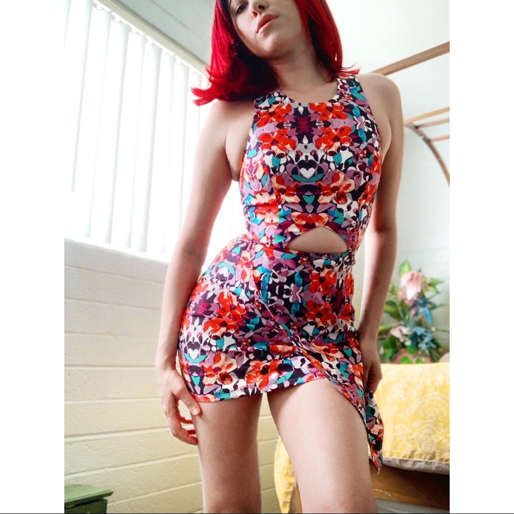 Midriff cut out dress